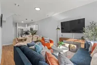 New!3Bed 3Full Bath/Sleeps 12/15 Mins to NYC/Near T station,buses and Parks - 4성급