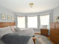4-bedroom house in historic Berkeley Springs with AC, WiFi & Hot Tub Hotels in Berkeley Springs
