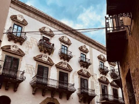 Elegance and Tradition in the Heart of Palermo