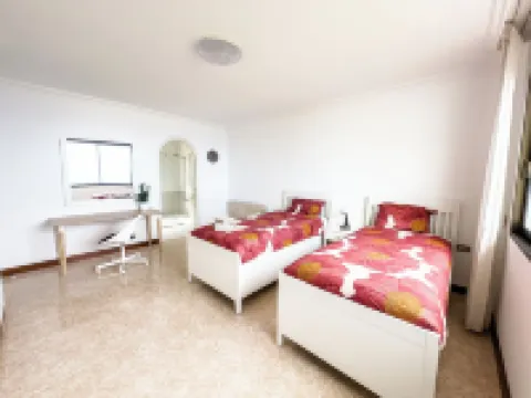 Villa with spa facilities(sauna, floating tankoutdoor heated jacuzzi with BBQ