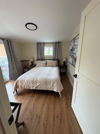 Lake View Cozy Cottage