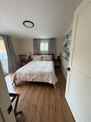 Lake View Cozy Cottage