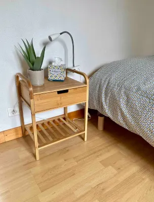 Town center house with terrace and private parking Hotels in Lons-le-Saunier