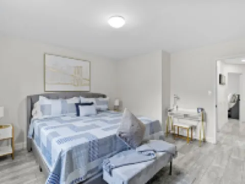 Castle in Bowman*Close to Port Darlington*Whole House*Arcade*King Bed*Backyard* Hotels in Clarington