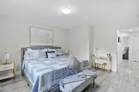 Castle in Bowman*Close to Port Darlington*Whole House*Arcade*King Bed*Backyard* Hotels in der Nähe von Enniskillen Conservation Area