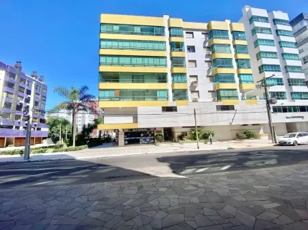 2 bedrooms, suite, 3 splits, wi-fi, front balcony, sunny! Отели в г. Capao da Canoa