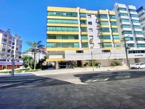 2 bedrooms, suite, 3 splits, wi-fi, front balcony, sunny! Hotels in Capão da Canoa