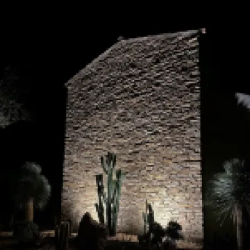 Renovated country house with large garden and swimming pool, quiet location, ideal for families