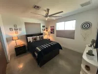 Large 3 bed, 3 bath Tucson house with pool, jacuzzi and amazing Mountains Views