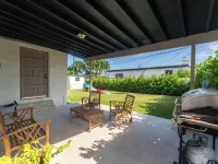 Charming Family Retreat in Miami: 10 Min from Miami International Airport Hotels in Westchester