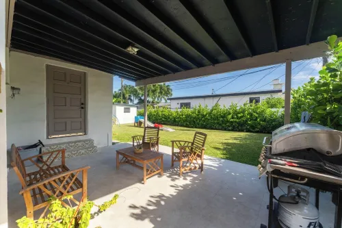 Charming Family Retreat in Miami: 10 Min from Miami International Airport