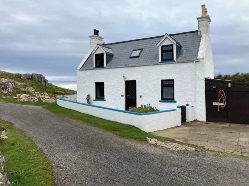 Cosy cottage with garden, just a five minute walk from stunning Polin beach Các khách sạn ở Lairg