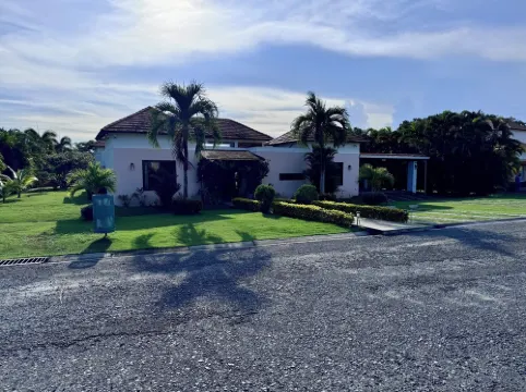 Villa Solara 6 -Luxury 6 Bedroom Villa w Pool, Jacuzzi - Golf & Lake View