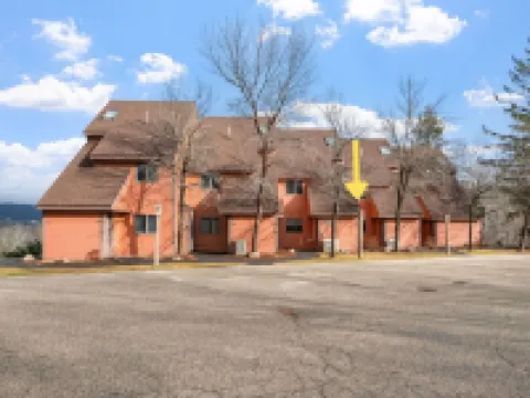 Nordic Village Condo Sleeps 4!