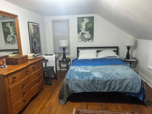 Lovely 3 Bedroom /2 Bath Hideaway Cottage in Old Niskayuna- 30 Day Minimum Stay Hotels in Niskayuna