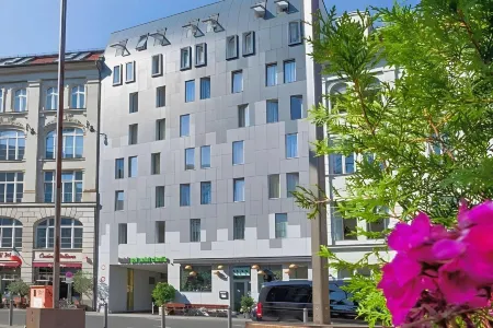 Hotel Gat Point Charlie