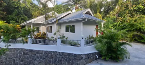 Le Chant de Merle Holiday home - House for Family and Friends Hotels in Port Glaud