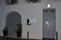 Black and White Hôtels à : Alignan-du-Vent