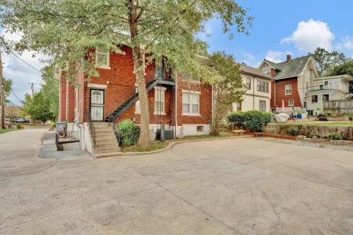Charming 2-BR apt 4 min to hospital, free WiFi, in Memphis Midtown, free parking