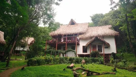 Tuani Lodge-off grid eco Casitas close to the beach