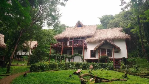 Tuani Lodge-off grid eco Casitas close to the beach