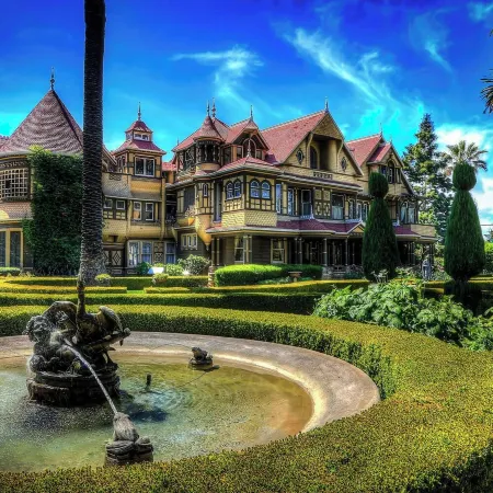 Evergreen Escape - Mountains, Beaches, Hottub, Gameroom Отели рядом с достопримечательностью «Зона отдыха Лох Ломонд»