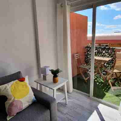 Luminous space, huge swimming pools and nearby beach Others