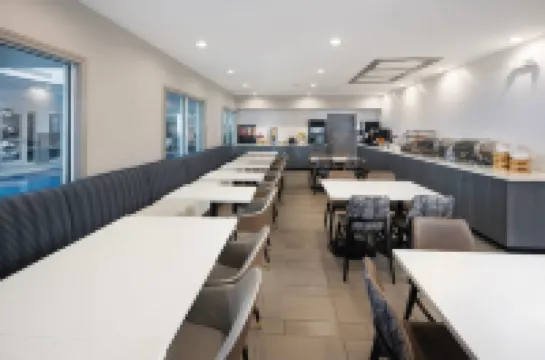 Country Inn & Suites by Radisson Asheville Downtown Tunnel Road