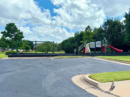 Heart of Edmond Retreat - 3bed 2bath