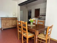 House in the village, near Avignon Hotels in Barbentane