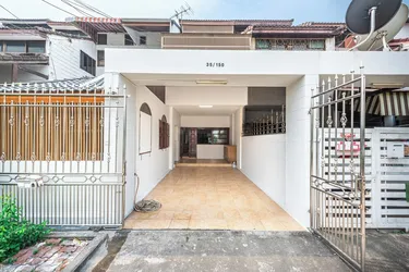 รูปภาพของLarge townhome in Bang Khen, Bkk 2-minute walk from BTS. 15-min from DMK Airport
