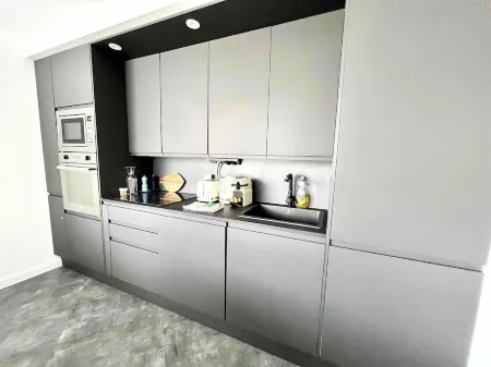 Cosy apartment 2 steps from the port and station