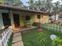 Vinsons Cottages Hotels in Colva
