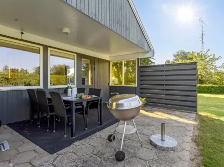 "Davida" - 400m from the Sea