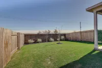 12 Mi to Dtwn Austin: Quiet Home w/ Patio & Yard