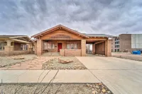 By Dtwn Lubbock! Spacious 4Br Home Near Texas Tech - Bungalows