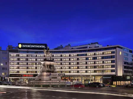 InterContinental Hotels Sofia Отели рядом с достопримечательностью «Централна минерална баня - Музей за история на София»