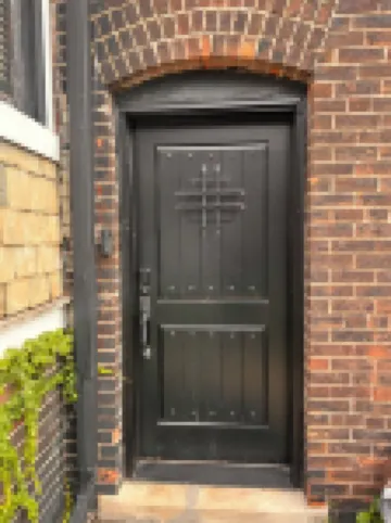 Private 1BR Apt, Two blocks from all arenas. Event parking included