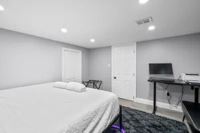 Union Oasis: Hot Tub, Grill, Gym, Games, Massage chair, EWR 10min, NYC 30 min Hotel dekat Kean University