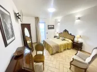 Charming villa in Umbria - sleeps 16 - lake view - Pool, jacuzzi and events room - Balkon