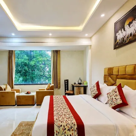 Hotel Golden Era-Near Shopprix Mall