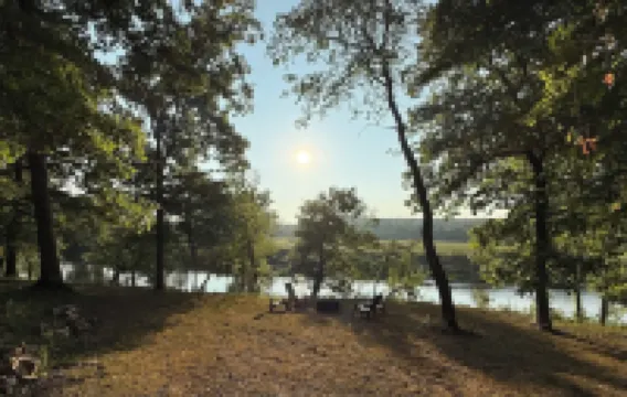 Private Meramec River Frontage!! Cozy Cabin with River Views and Access!!