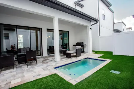 Townhome- 4Bd - Close To Parks Shops