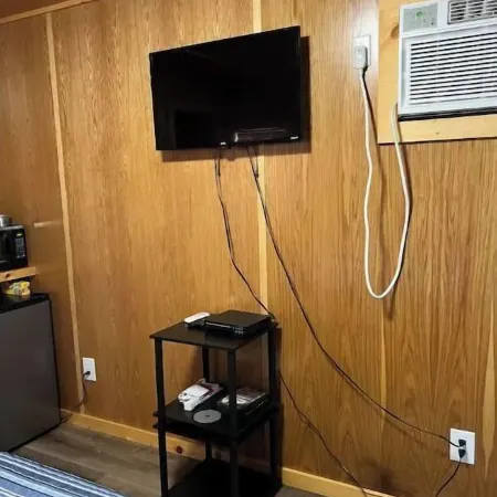 Studio Cabin – Pet-Friendly Retreat Near Lake Greeson & Kirby Landing Marina