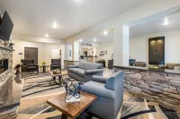 Comfort Inn & Suites Hotels in Medina