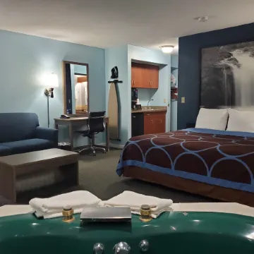 River Hill Inn & Suites