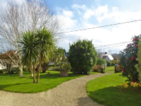 Stone House Pleumeur-Bodou near Pink Beaches 普勒默博杜住宿飯店