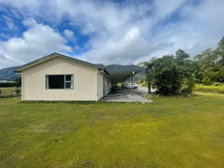 Glacier View Motel - Franz Josef Отели рядом с достопримечательностью «West Coast Wildlife Centre»