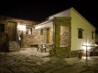 Holiday Home in Laroya with Pool & BBQ Hotels in Laroya