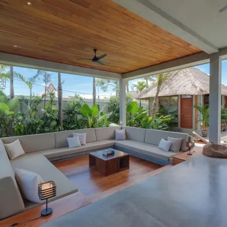 Zin Berawa Villas & Bungalows Отели рядом с достопримечательностью «Пляж Берава»